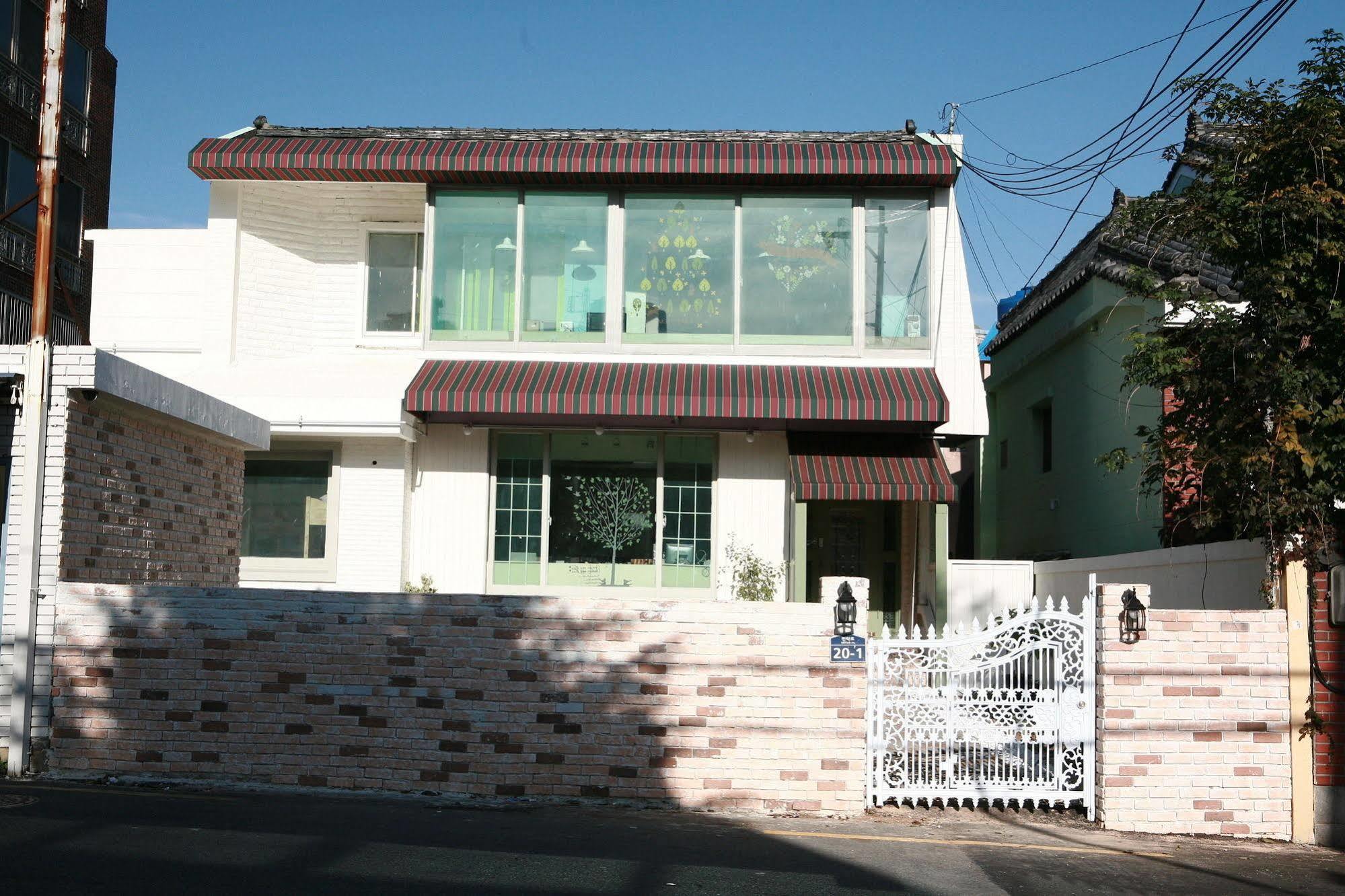 Guesthouse Mate Busan Exterior photo