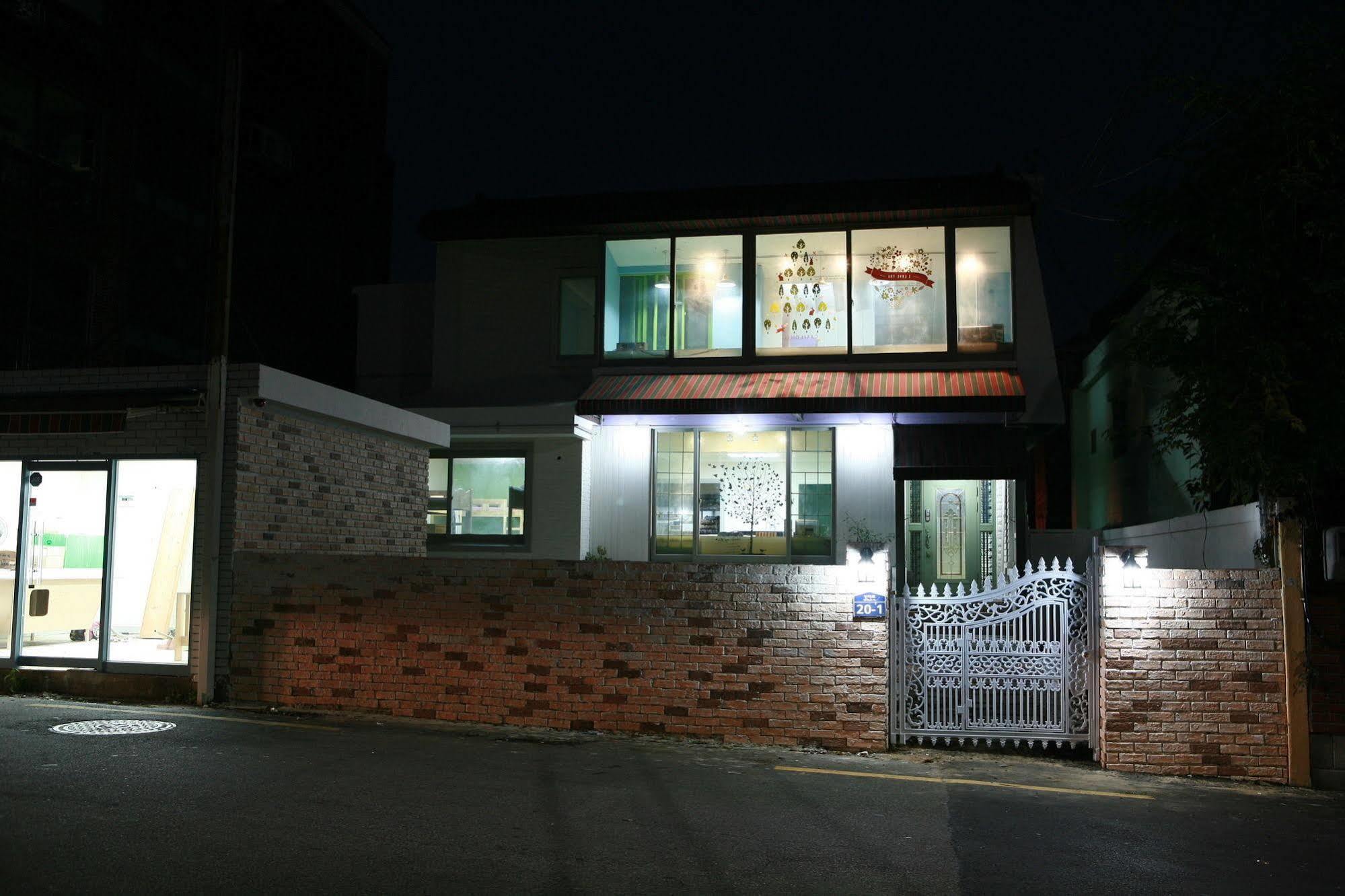 Guesthouse Mate Busan Exterior photo